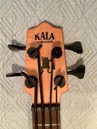 Kala Vennék Bass guitar - Osörisöri [June 22, 2024, 5:53 pm]