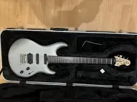 Music Man Luke II Electric guitar - Pongi [Today, 5:35 am]