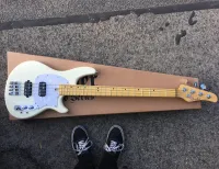 Schecter CV-4 Ivory Bajo eléctrico - KaldiPMA [September 13, 2024, 7:32 am]