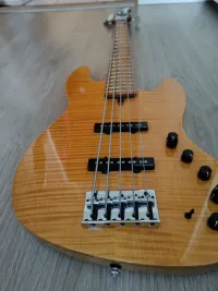 Sire Marcus Miller Sire v 10 Bass guitar - Sz Jenő [August 9, 2024, 3:26 pm]