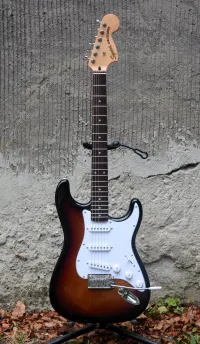 Squier Affinity Stratocaster Electric guitar - Hurtu [September 12, 2024, 8:59 pm]