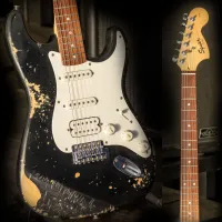 Squier Affinity Stratocaster HSS Durva relic Electric guitar - Peter Mikuska [September 9, 2024, 2:58 pm]