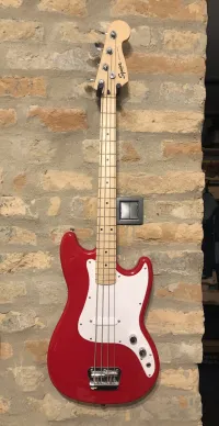 Squier Bronco Torino Red Bass guitar - Piratebay [September 14, 2024, 7:02 pm]