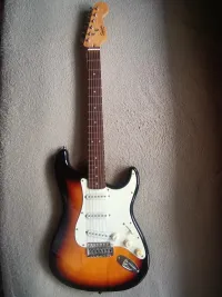 Squier Bullet 2009 Electric guitar - Dave 1 [Yesterday, 12:30 pm]