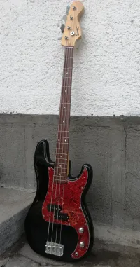 Squier By Fender 2008-as Affinity Bass Gitarre - Ruszi [July 14, 2024, 5:26 pm]