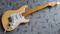 Squier Classic Vibe 70 vintage white Guitarra eléctrica - Petendi Tamás [September 16, 2024, 7:07 pm]