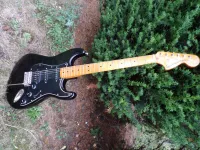 Squier Classic Vibe 70s Stratocaster HSS Black