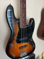 Squier Jazz Bass + EMG