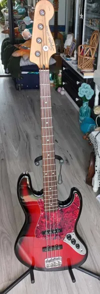 Squier Standard Jazz Bass Bass guitar - airchild [September 3, 2024, 1:37 pm]