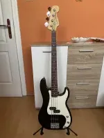 Squier Standard PJ Bass Gitarre - Lecsó [September 20, 2024, 7:09 am]