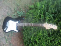 Squier Strat 20th Anniversary 2002. Electric guitar - Zenemánia [August 6, 2024, 1:23 am]