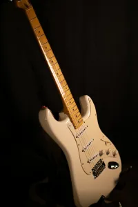 Squier Stratocaster Classic Vibe 50 2012 Elektrická gitara - Üveges Balázs [Today, 11:19 am]