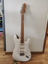 Squier Stratocaster Made ín USA Electric guitar - Molnár Csaba [July 11, 2024, 11:48 am]