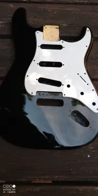 Squier Stratocaster Cuerpo - Aramiszoli [August 4, 2024, 3:38 pm]