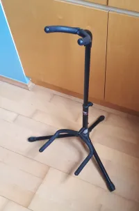 Stagg  Guitar stand - pzb [Today, 12:44 pm]