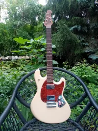 Sterling By MusicMan SR50 Stingray Guitarra eléctrica - Music Man [June 20, 2024, 5:47 pm]