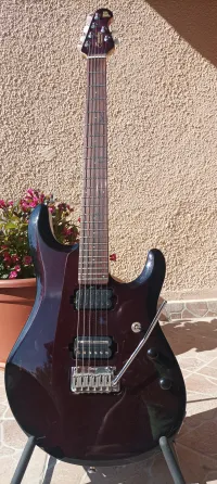 Sterling JP50 Electric guitar - nameless001 [June 11, 2024, 12:39 pm]