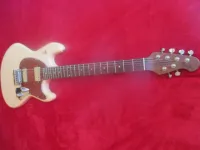 Sterling StingRay SR50 Buttermilk E-Gitarre - Zenemánia [May 13, 2024, 3:15 pm]