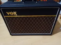 Vox AC15C1 Kombinovaný zosilňovač pre gitaru - AndrásF [May 15, 2024, 10:09 pm]