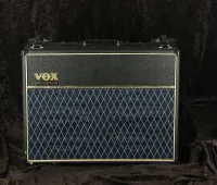 Vox Valvetronix AD120VT Kombinovaný zosilňovač pre gitaru - Vintage52 Hangszerbolt és szerviz [September 5, 2024, 3:36 pm]