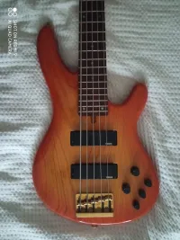 YAMAHA TRB 5 II Bass guitar 5 strings - Blaze [August 5, 2024, 5:08 pm]