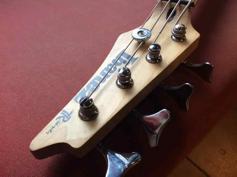 ibanez trb50