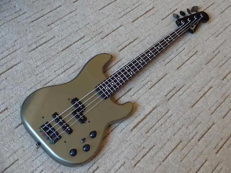 Fender J-Bass Special 27−7300