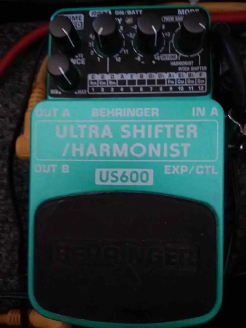 エフェクターBEHRINGER US600 ultra shifter/harmonist - エフェクター