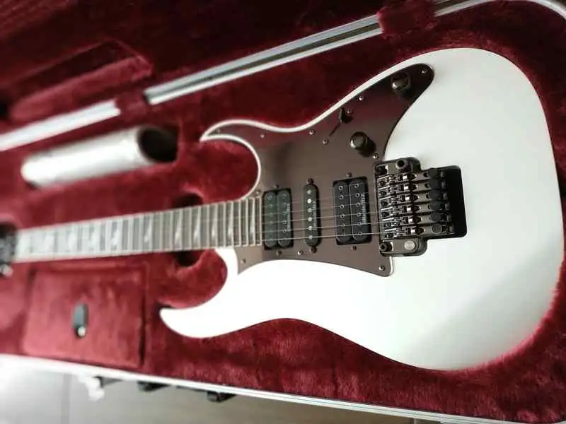 ibanez rg2550z gw