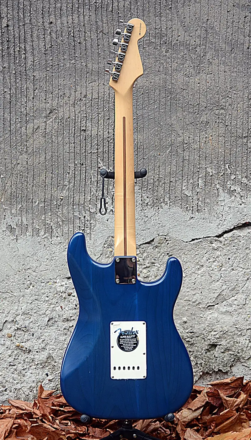 left handed fender highway one stratocaster