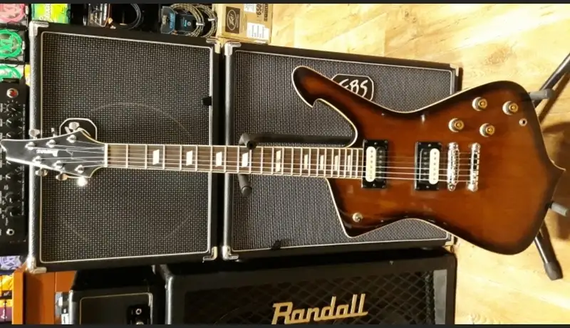 ibanez iceman 520