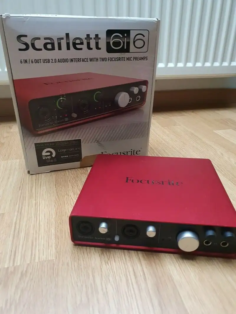 Focusrite SCARLETT 6i6  USB interfész külső hangkártya External sound card