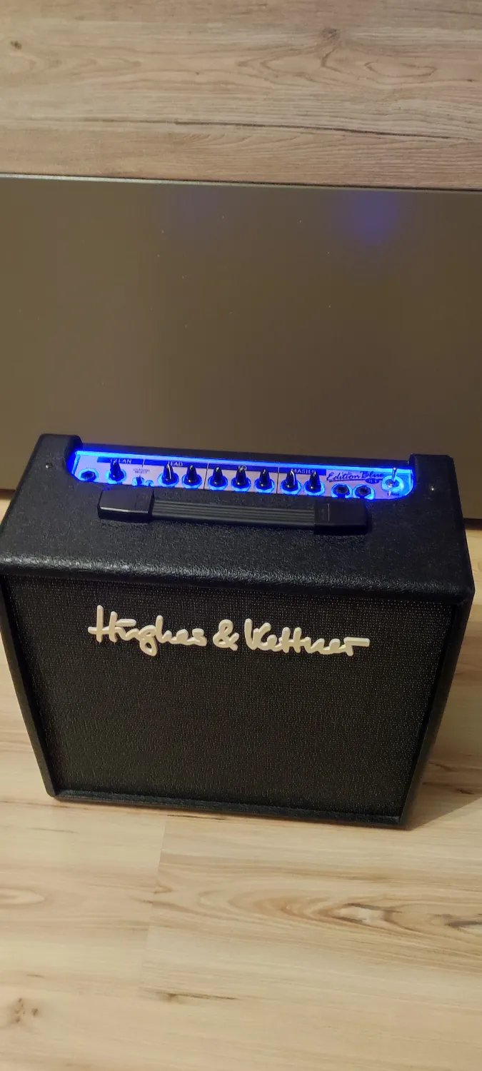 Hughes&Kettner Hughes & Kettner Edition Blue 30R Gitárkombó for