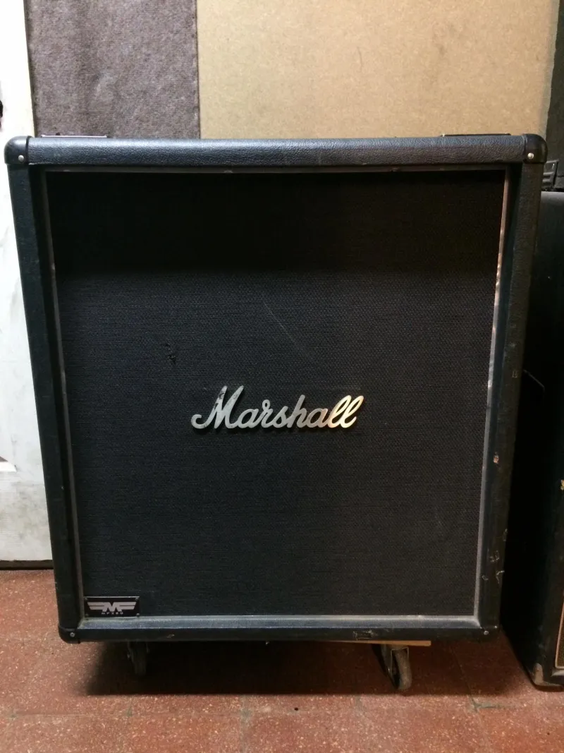 Marshall Marshall MF280 oversized méretű 280W-os gitárláda Gitárláda