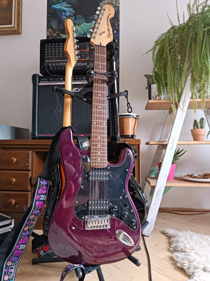 Squier Stratocaster VII Elektromos gitár 7 húros