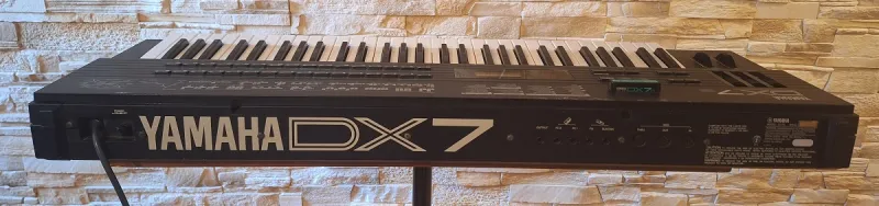 YAMAHA DX7S Synthesizer