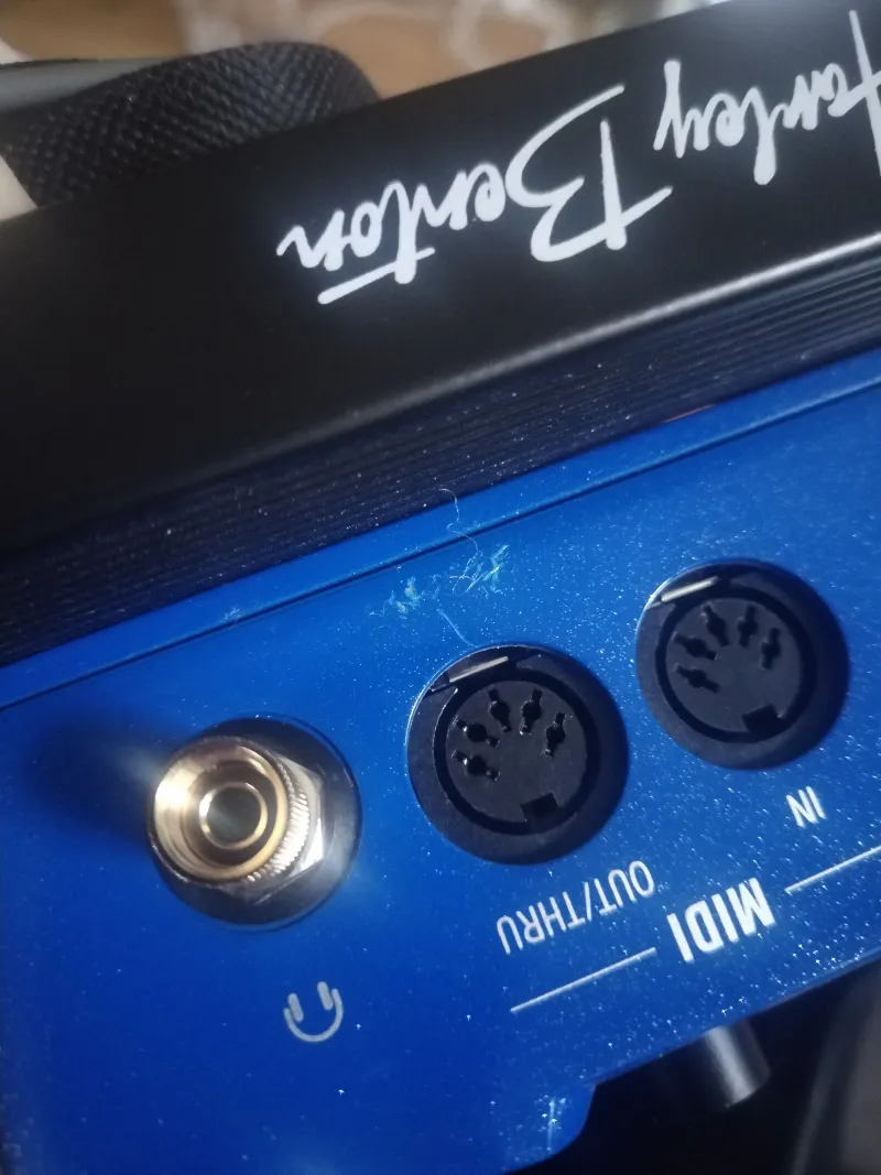 Line6 HX stomp Blue ltd + hotone ampero switch Multieffekt eladó