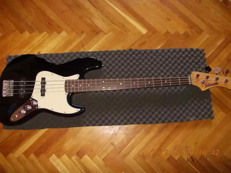 johnson jazz bass guitar