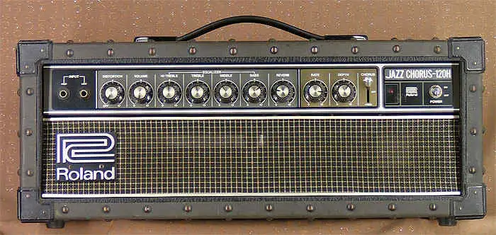 Roland JC 120H Gitárerősítő-fej