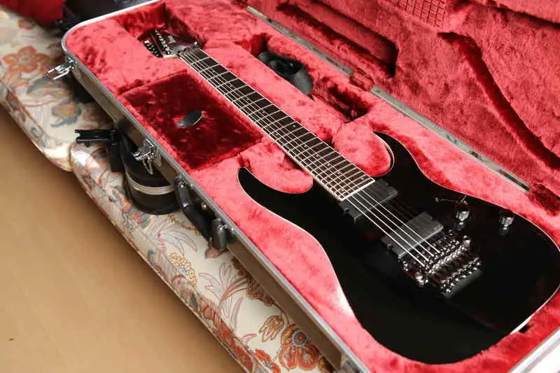Ibanez RG2627ZE付属のギターハードケース
