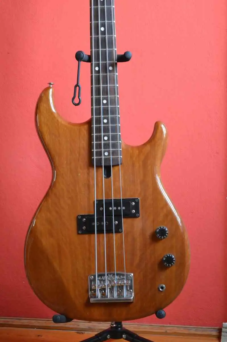 yamaha bb400s bass