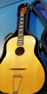 Justin  Acoustic guitar [August 15, 2018, 6:22 pm]