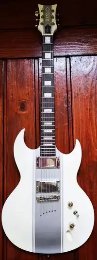 DBZ RENEGADE ST PLUS Elektromos gitár [2018.08.27. 11:40]