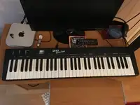 Miditech I2-61 Black Edition MIDI keyboard [February 10, 2019, 3:30 pm]