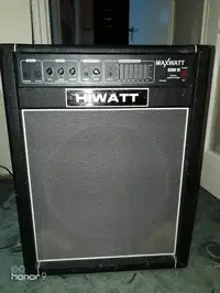 Hiwatt Maxwatt B300 Bass guitar combo amp [August 4, 2019, 10:26 am]