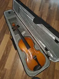 Szegedi Hangszergyár  Violin [September 9, 2019, 12:31 pm]