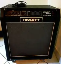 Hiwatt Maxwatt B100 15 Bass Combo [January 10, 2020, 3:01 pm]