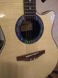 Uniwell LO 300n Electro-acoustic guitar [February 29, 2020, 6:53 am]