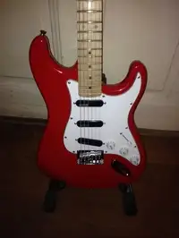 Uniwell Stratocaster Elektrická gitara [March 10, 2020, 5:30 pm]