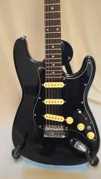 Levin Stratocaster Guitarra eléctrica [May 18, 2020, 1:22 pm]